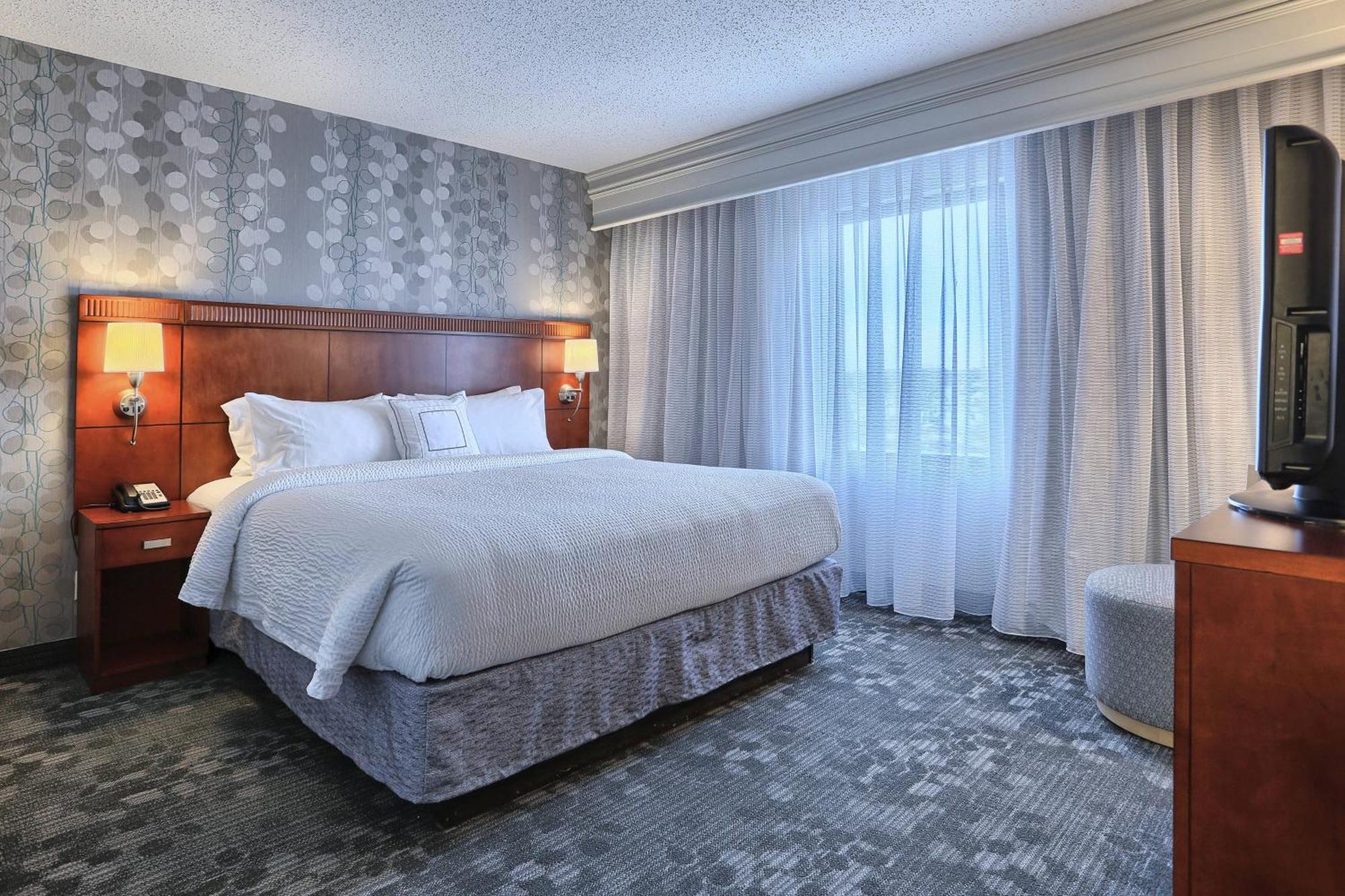 คอร์ตยาร์ด ฮาร์ริสบูร์ก เวสต์/เมคานิกส์บูร์ก Hotel แมคานิกส์เบิร์ก ภายนอก รูปภาพ